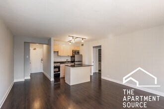 445 W Wellington Ave in Chicago, IL - Foto de edificio - Building Photo