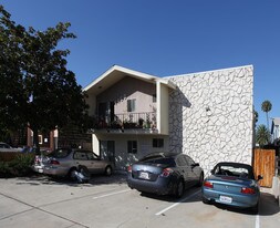 4468 Mississippi St Apartments