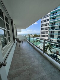 5151 Collins Ave, Unit 6th Floor in Miami, FL - Foto de edificio - Building Photo