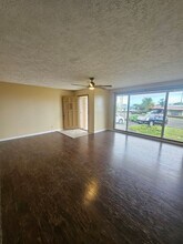 1073 W Kawailani St in Hilo, HI - Building Photo - Building Photo