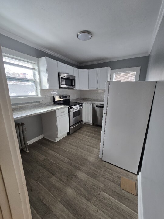 327 Rustic Ave in Mount Oliver, PA - Building Photo