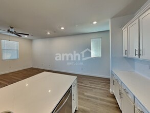 9525 Harkes Dr in Tucson, AZ - Foto de edificio - Building Photo