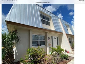 4916 Hawaii Blvd in Naples, FL - Building Photo