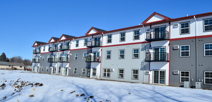 Central Lakes in Alexandria, MN - Foto de edificio - Building Photo