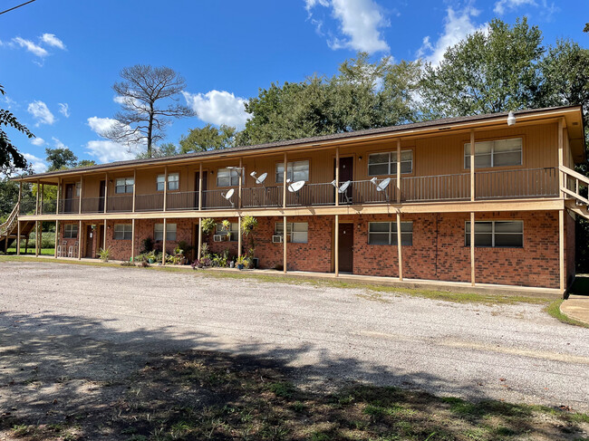 180 FM 1696 Rd W in Huntsville, TX - Building Photo - Building Photo