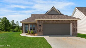 101 S Long St in Scott, LA - Building Photo