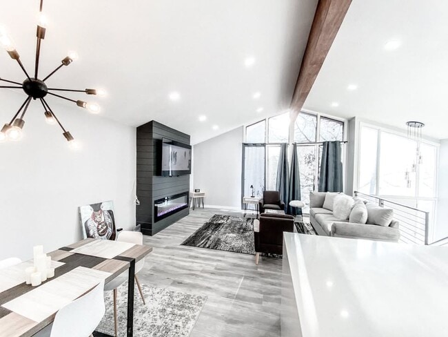 9483 S Buttonwood Dr, Unit 4 - Basement Apartment