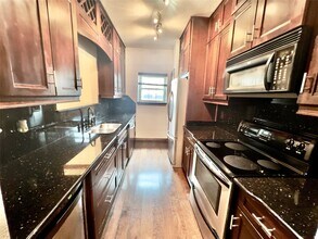 3018 Holly Hall St in Houston, TX - Building Photo - Building Photo