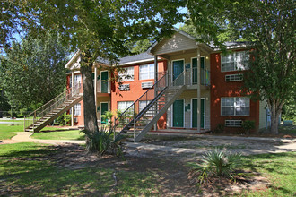 College Park Apartments in Albany, GA - Foto de edificio - Building Photo