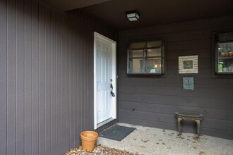 2200 Bushnell Dr in Columbia, MO - Building Photo - Building Photo