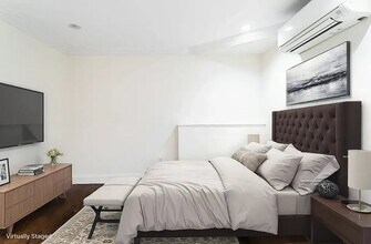 39 E 1st St in New York, NY - Building Photo - Building Photo