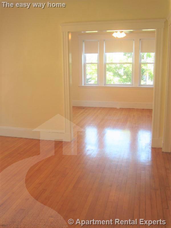 14 Centre St, Unit #4 in Cambridge, MA - Foto de edificio - Building Photo