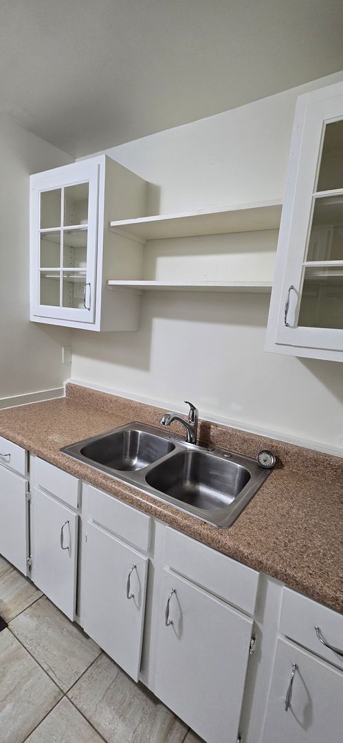 2718 W Surrey Dr in North Charleston, SC - Building Photo - Building Photo