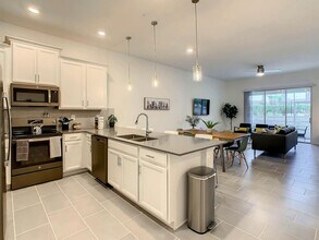 8883 Cabot Cliffs Dr in Kissimmee, FL - Foto de edificio - Building Photo