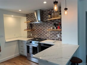 79 Waterside Ave in Northport, NY - Building Photo - Building Photo