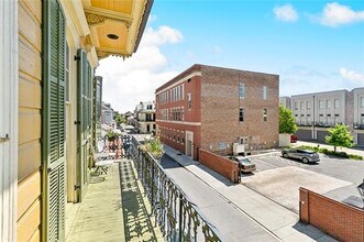 821 Dauphine St in New Orleans, LA - Building Photo - Building Photo