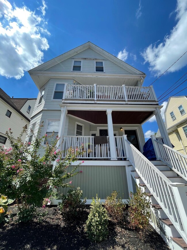 32 Pearson Rd, Unit 2