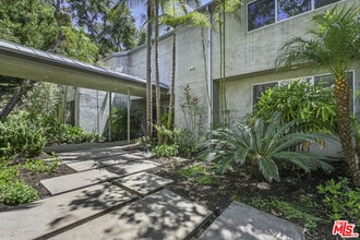 1500 Rustic Ln in Los Angeles, CA - Building Photo - Building Photo