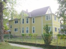 1203 Chandler St, Unit 1203 2b in Madison, WI - Building Photo
