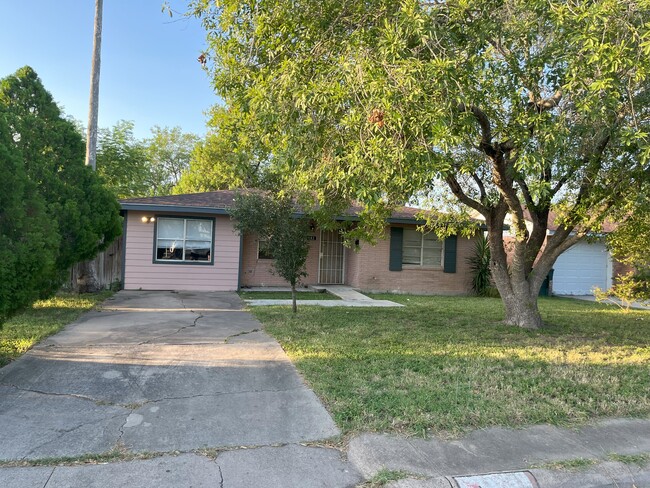 601 E Williamson Ave in Harlingen, TX - Foto de edificio - Building Photo
