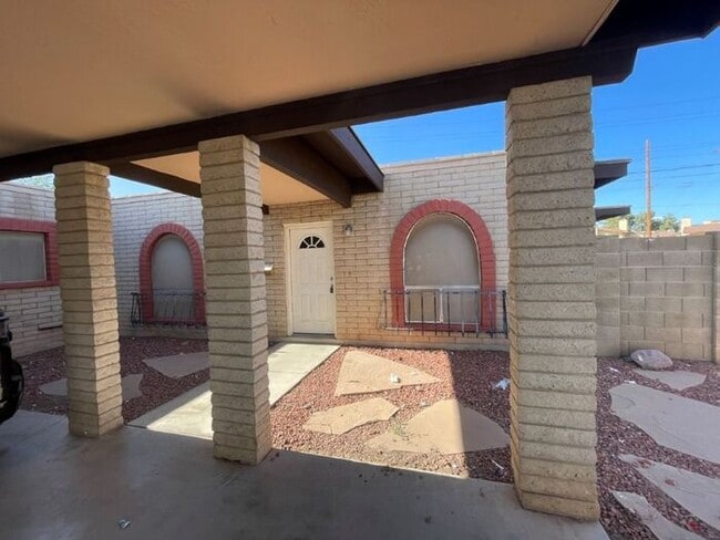 1150 N Wedgewood Cir in Mesa, AZ - Building Photo - Building Photo