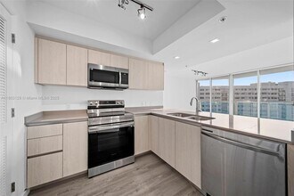 1500 Bay Rd, Unit M-0427 in Miami Beach, FL - Building Photo - Building Photo