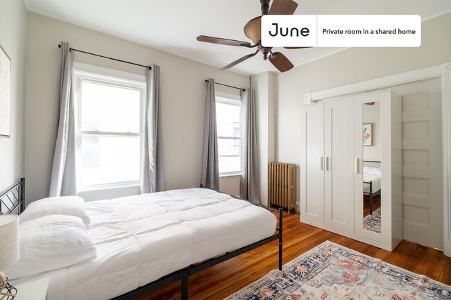 Private bedroom in 5 bed/2 bath Home in Brookline, MA - Building Photo - Building Photo