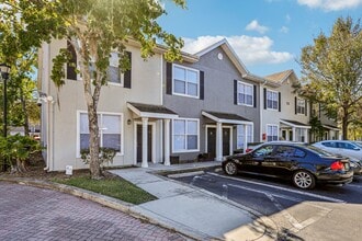 The Arbor Walk Apartments in Tampa, FL - Foto de edificio - Building Photo