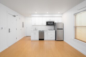 Louisa Hotel in Seattle, WA - Foto de edificio - Interior Photo