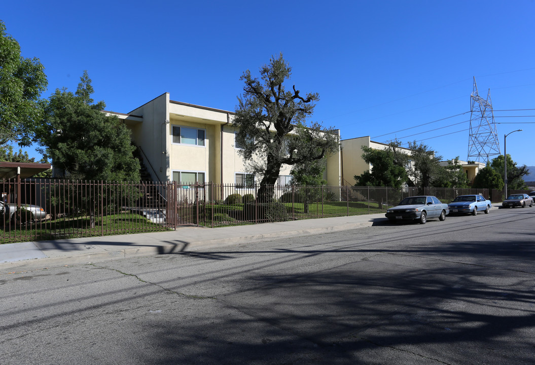 Heatherdale in North Hollywood, CA - Building Photo