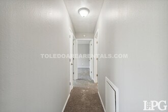 6020 Secor Rd in Toledo, OH - Foto de edificio - Building Photo