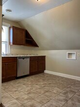 319 E Rosedale Ave, Unit UPPER in Milwaukee, WI - Building Photo - Building Photo