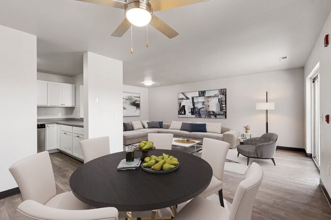 Riverstone Townhomes in Stoughton, WI - Foto de edificio - Building Photo