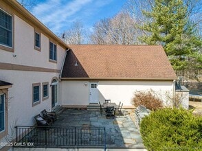 27 Stepping Stone Ln in Greenwich, CT - Building Photo - Building Photo