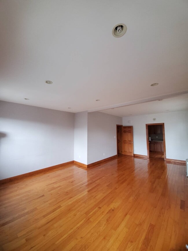 39-48-48 65th St in Queens, NY - Building Photo - Building Photo