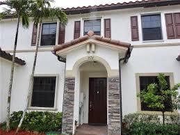 8946 W 35th Way in Hialeah, FL - Building Photo