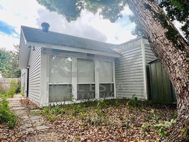 property at 803 Fox Run Ave