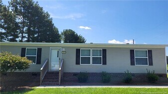 358 Burns Rd in Lumberton, NC - Building Photo