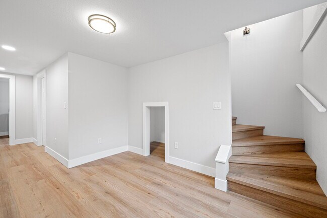 920 W 20th Ave in Eugene, OR - Foto de edificio - Building Photo