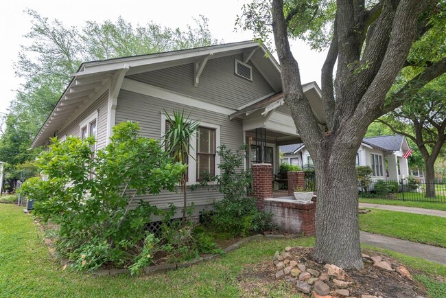 1107 Walling St in Houston, TX - Foto de edificio - Building Photo