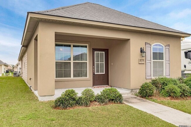 7636 W Pelican Lks Ave in Baton Rouge, LA - Building Photo - Building Photo