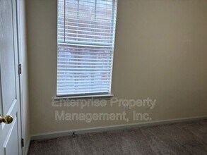 10127 Cross Valley Dr in Cordova, TN - Building Photo - Building Photo