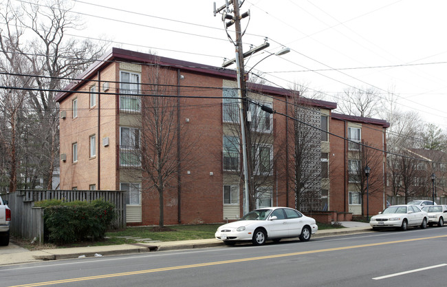 720 W Glebe Rd in Alexandria, VA - Building Photo - Building Photo