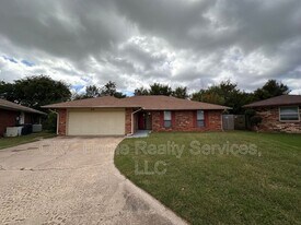 3110 N Wheeler Cir in Bethany, OK - Building Photo