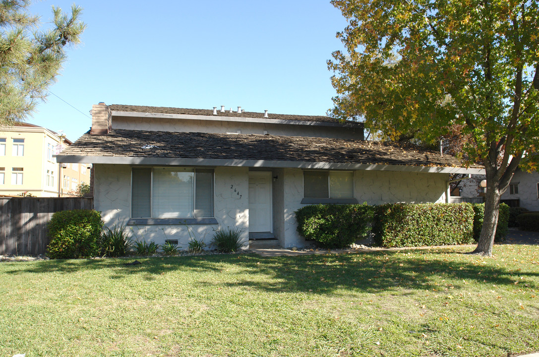 2647 Matheson Way in Sacramento, CA - Building Photo