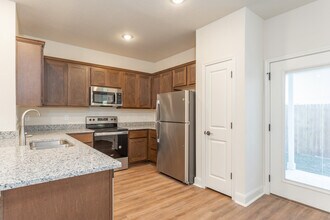 13902 Enzo Gate in San Antonio, TX - Building Photo - Building Photo