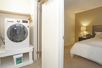 Greenbriar Villa Apartments in Modesto, CA - Building Photo - Interior Photo