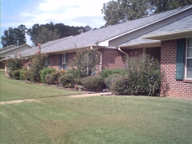 Calhoun Manor in Calhoun City, MS - Foto de edificio