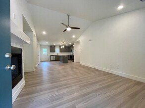 18 Dinsmoore Ln in Bella Vista, AR - Building Photo - Building Photo