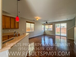 12 Crevalle Pl in Sacramento, CA - Building Photo - Building Photo